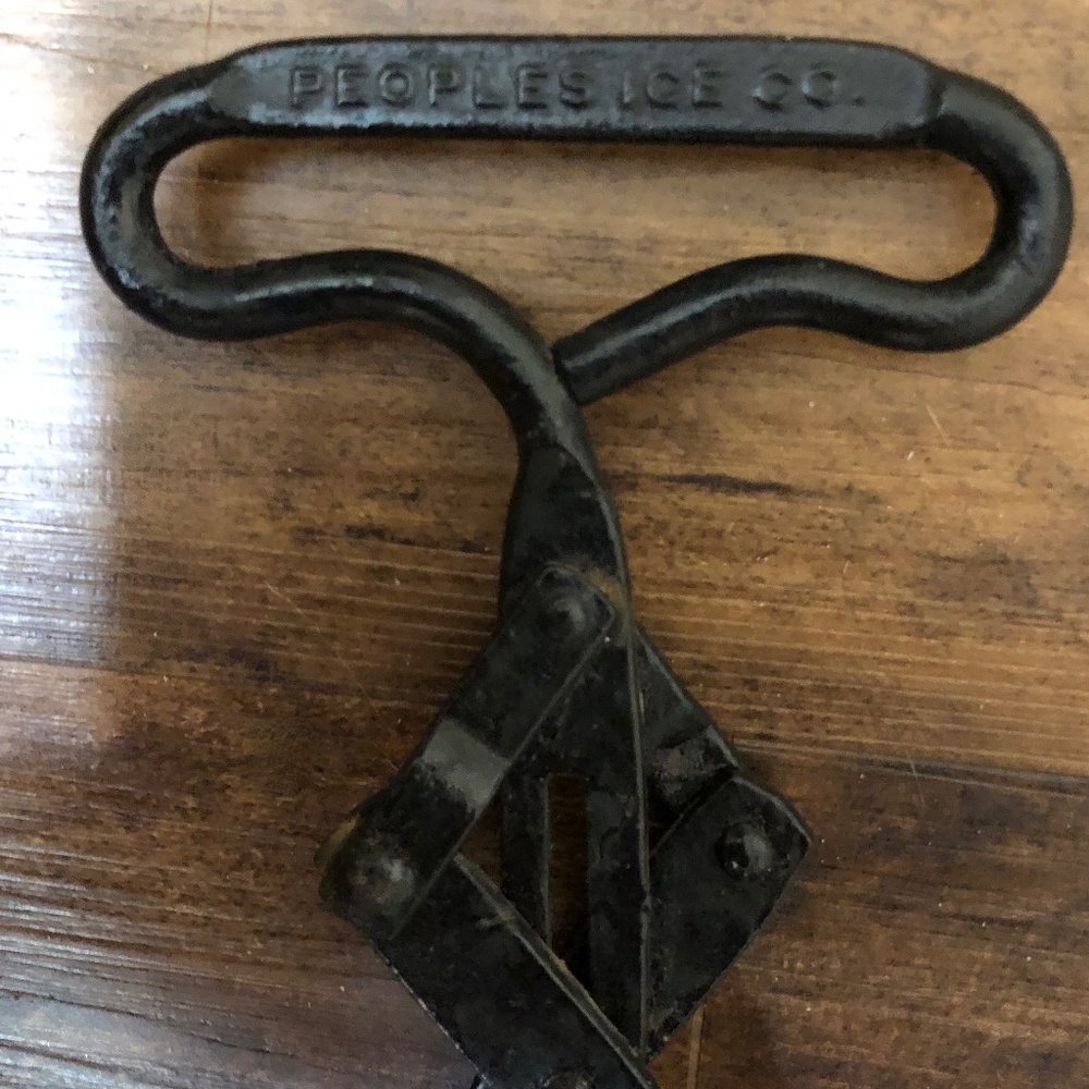 Antique Cast Iron Ice Tongs – Peoples Ice Co. – Large Block Ice Tongs, NY - Picture 6 of 16